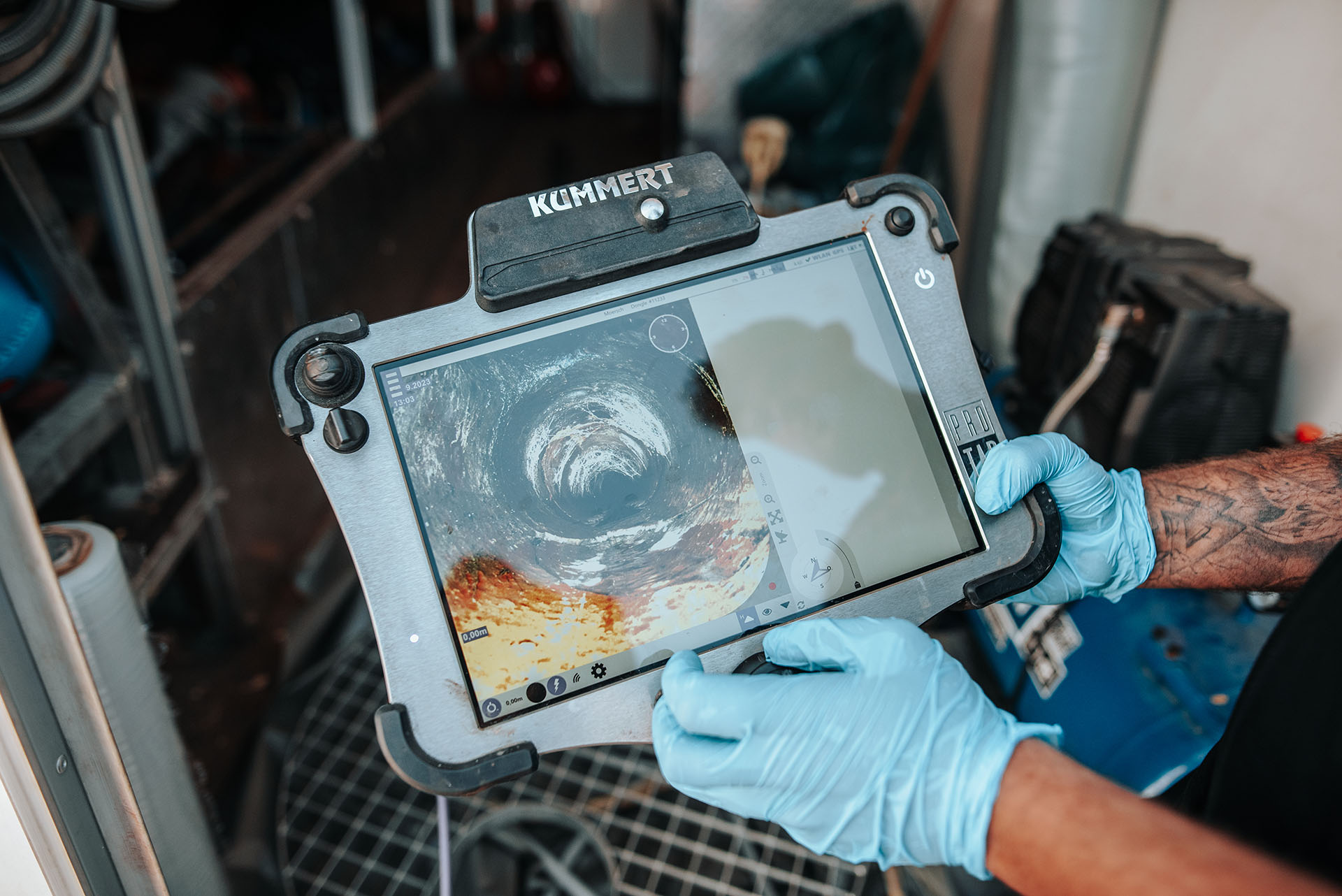 Suche des Rohrbruchs in Mönchengladbach mithilfe einer Kanal-TV-Inspektion