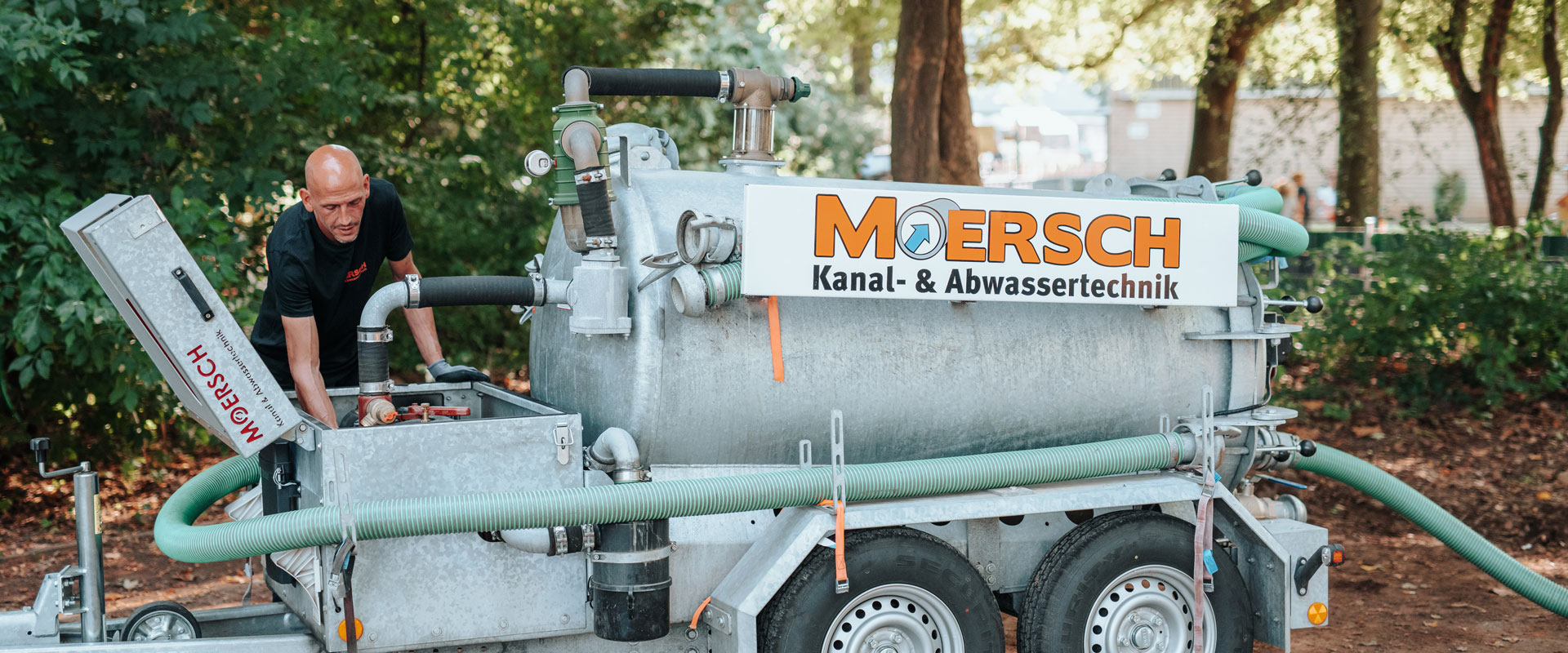 Kanal Notdienst Mönchengladbach Einsatzwagen mit Moersch Kanal Logo